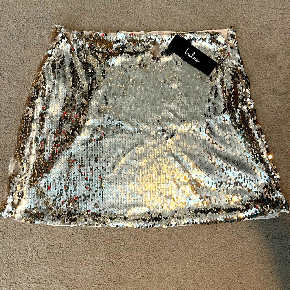 Lulu’s gold sequin mini skirt new with tag